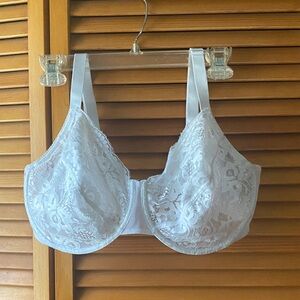 Chic White Lace Underwire Bra